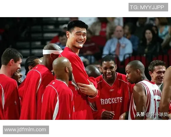 姚明与内特的篮球传奇对决：重温两位巨星的辉煌岁月与精彩瞬间