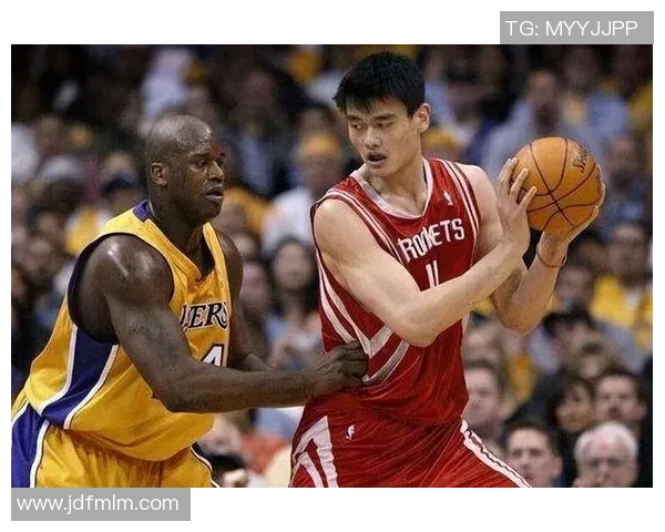 姚明中场射门惊艳全场引发热议篮球界新传奇的诞生 姚明中场射门惊艳全场引发热议篮球界新传奇的诞生