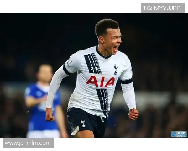 足球明星的绝美瞬间展现他们的风采与激情的完美结合