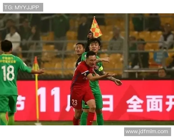 中国男篮迎战立陶宛强强对决引发球迷热议与期待 中国男篮迎战立陶宛强强对决引发球迷热议与期待